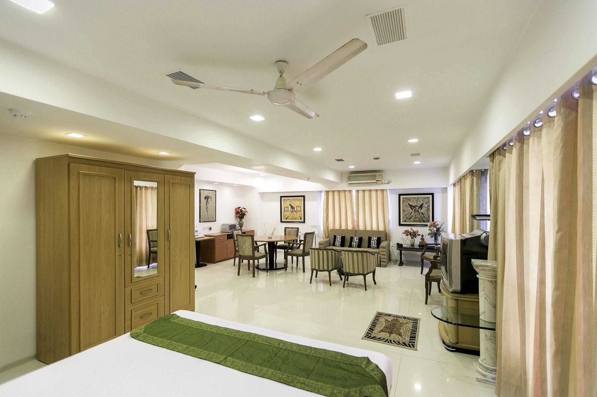 Treebo Trend New Castle Hotel Mumbai Luaran gambar